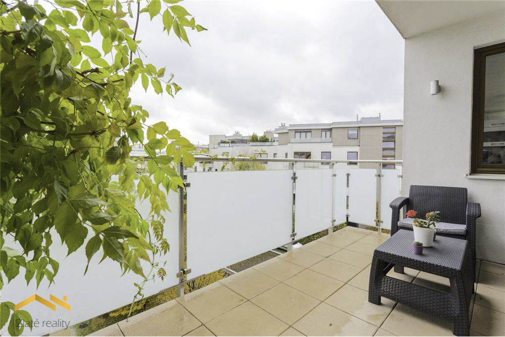 L_5202bb029f2f4d4eaec351f5f8d35264