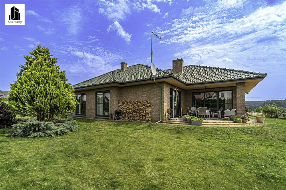 L_6f09fb16faca4b5cb6f794d8a61c483e