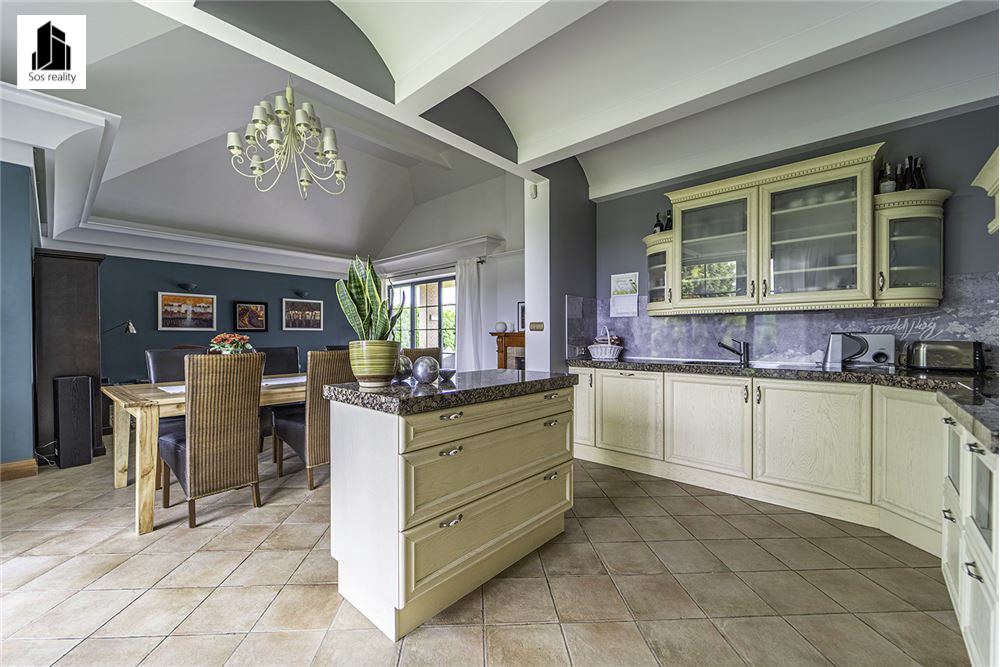 L_75e389fb6fc84cfdbea9d518d8d5cadb