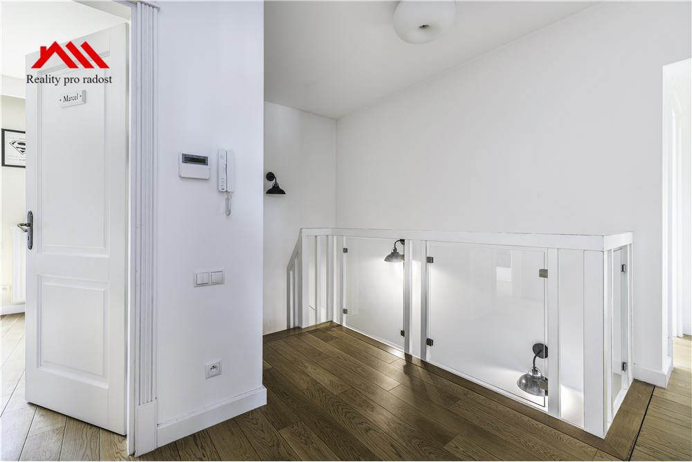 L_8aa597b721a4462db3cba534927e17bc