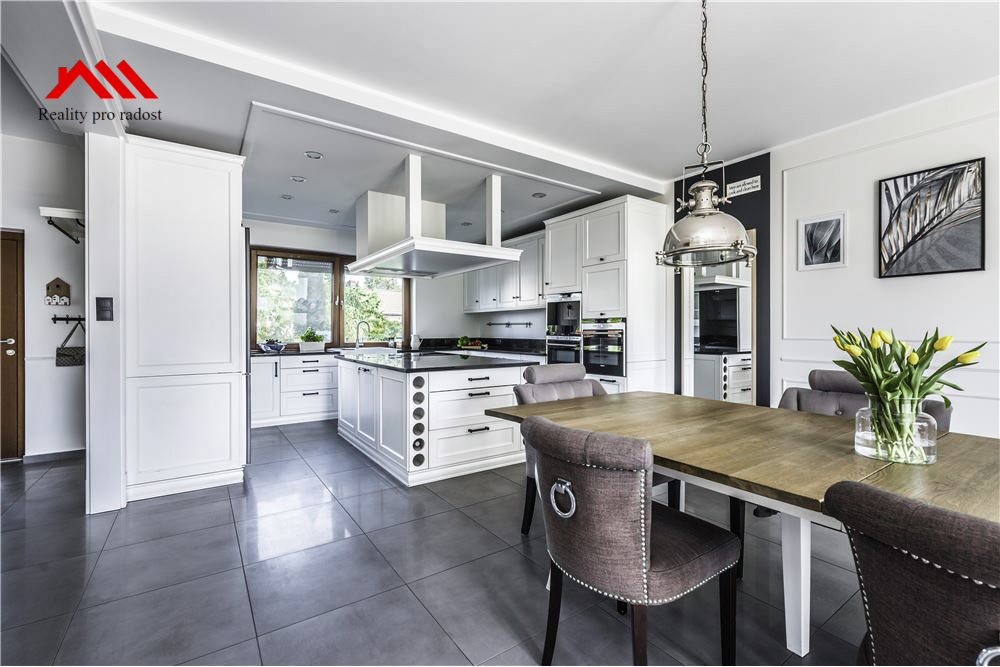 L_9610dd6dfd0d4167bbac5234136739ba