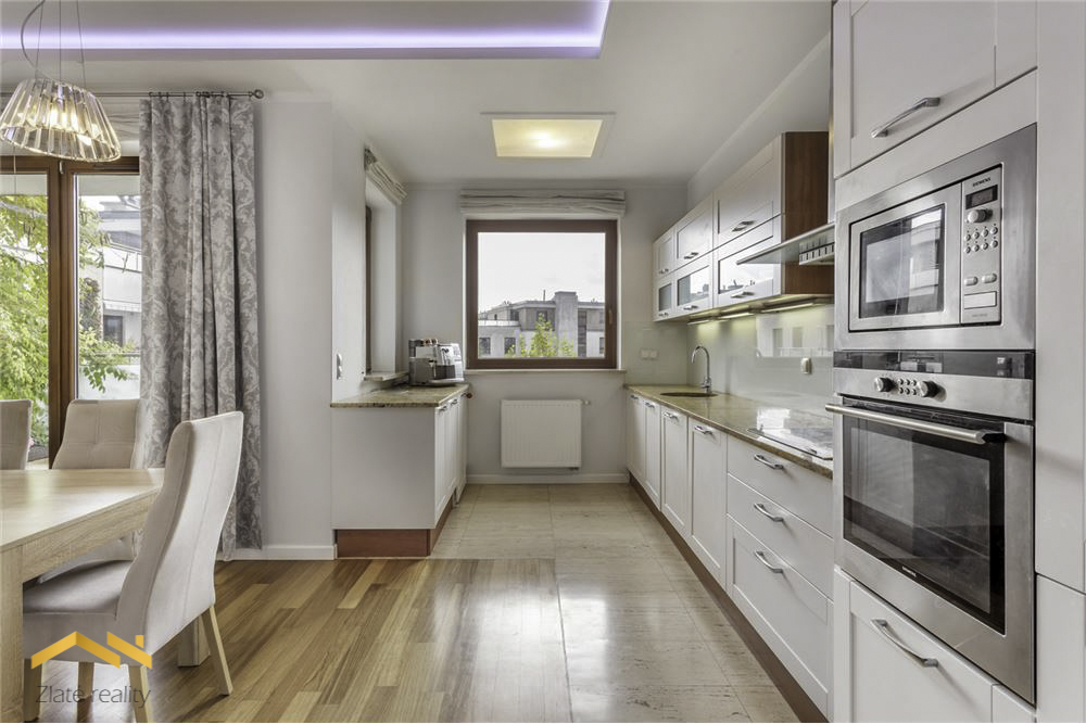 L_963505afb4df4cc09f213d92606b03e0