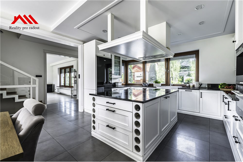 L_a1ad5e92586c4298a1fa5f6153e4215b