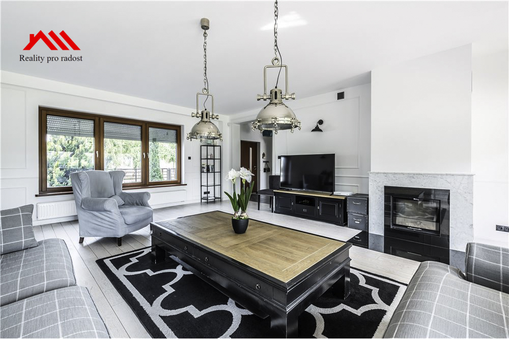 L_afd3ec1a22b8494984142bd8e023e1eb