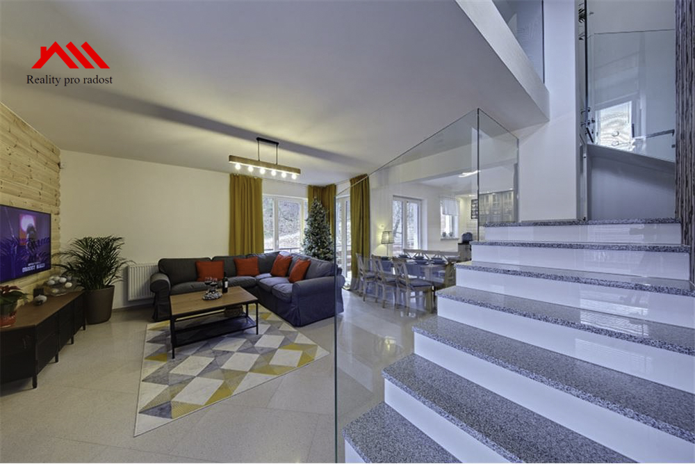 L_e23e12c9c232421ea72e29853de5fe3d