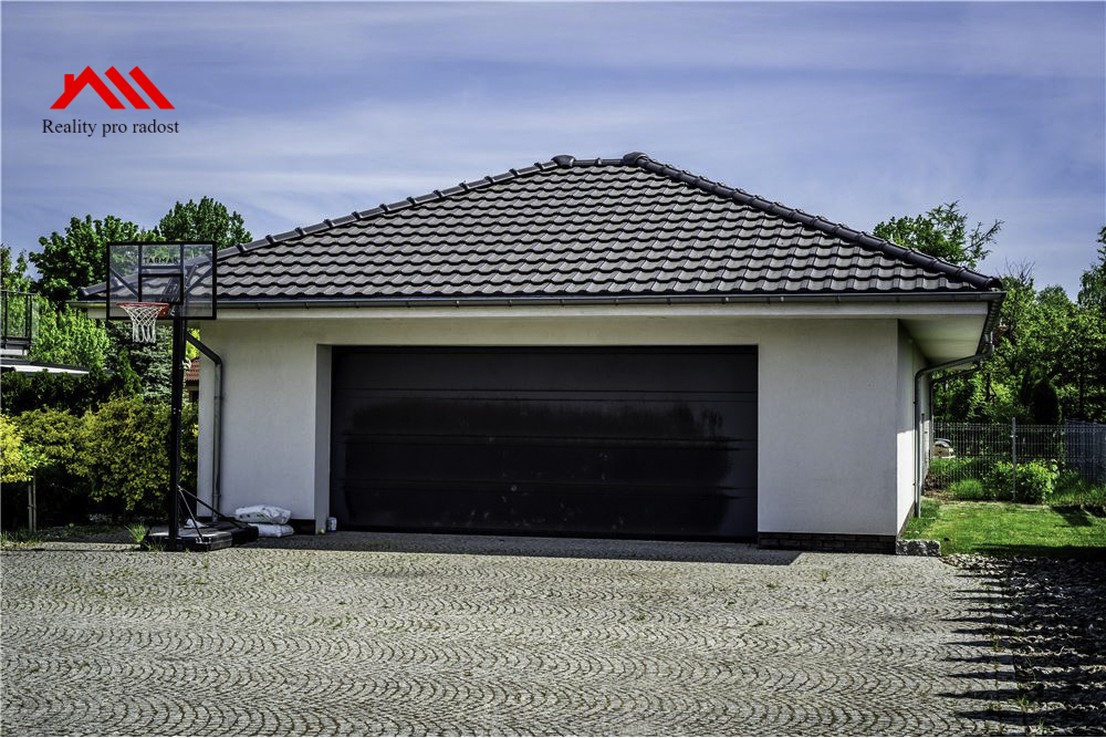 L_f030ee2ed3e9460c887670c608f80c5e